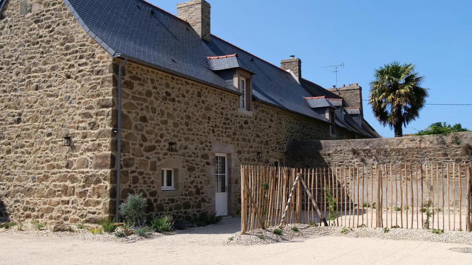 Domaine Du Cloitre Bed & Breakfast Pleneuf-Val-Andre